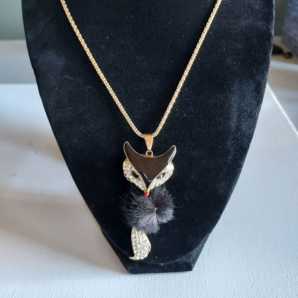 FOX RHINESTONE FEATHER NECKLACE - Picture 3 of 3
